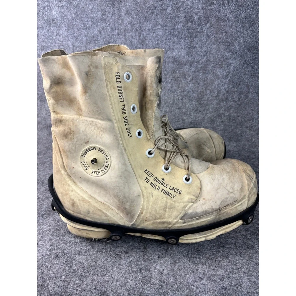 Vintage US Military Mickey Mouse Boots Mens 11XW White Extreme Cold Weather